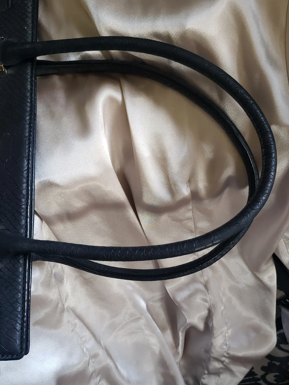 Kate Spade Black Structured Leather Tote Bag with Gold Hardware - Picture 8 of 8
